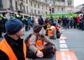 Berlín: activistas climáticos cortan avenida central
