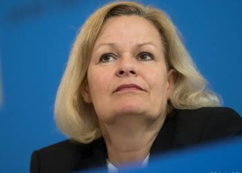 Berlín presenta nueva estrategia de defensa de la democracia