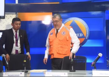 Bernardo Arévalo cancela visita a Europa para atender emergencia portuaria en el país