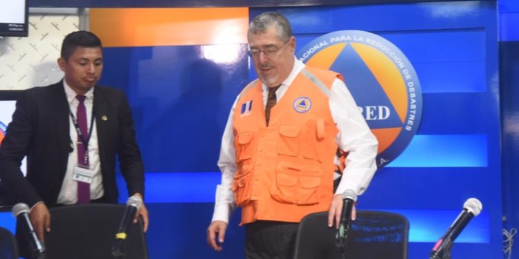 Bernardo Arévalo cancela visita a Europa para atender emergencia portuaria en el país