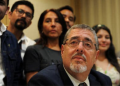 Bernardo Arevalo denuncia plan que pretende dejar fuera de la contienda a Movimiento Semilla