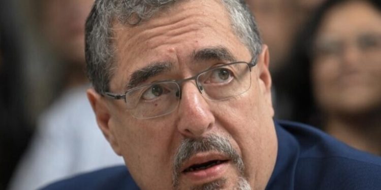 Bernardo Arévalo envía modificaciones para retomar proceso de transición