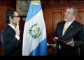 Bernardo Arévalo juramenta a Julio Saavedra como nuevo procurador general de la Nación