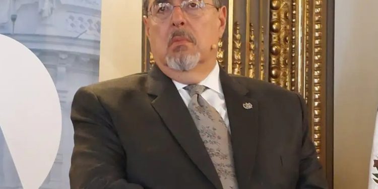 Bernardo Arévalo revela acuerdo millonario con EE. UU. para proyectos de desarrollo en Guatemala