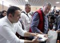 Bernardo Arévalo visita Nebaj para distribuir alimentos a afectados por daños en cosechas