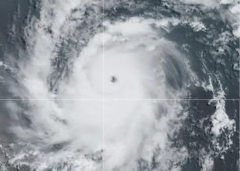 Beryl toca tierra en el Caribe como huracán categoría 4