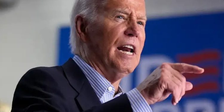 Biden afirma a demócratas que seguirá su lucha contra Trump