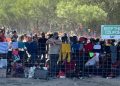 Biden aumentará deportaciones de migrantes refugiados en Texas