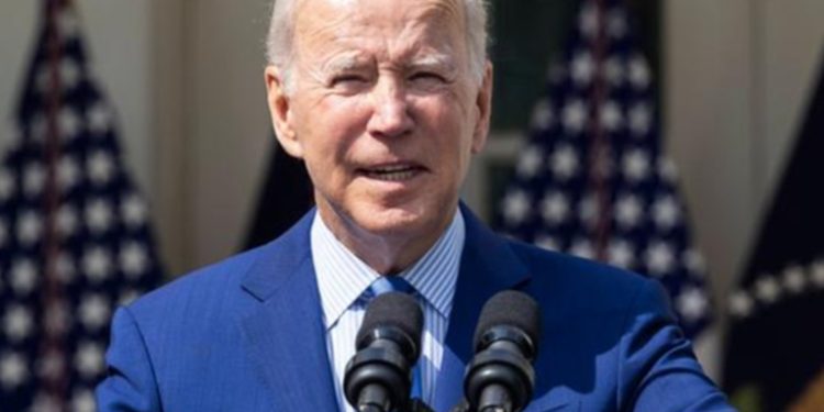 Biden dice que 'se terminó' la pandemia de Covid-19 en EE.UU.