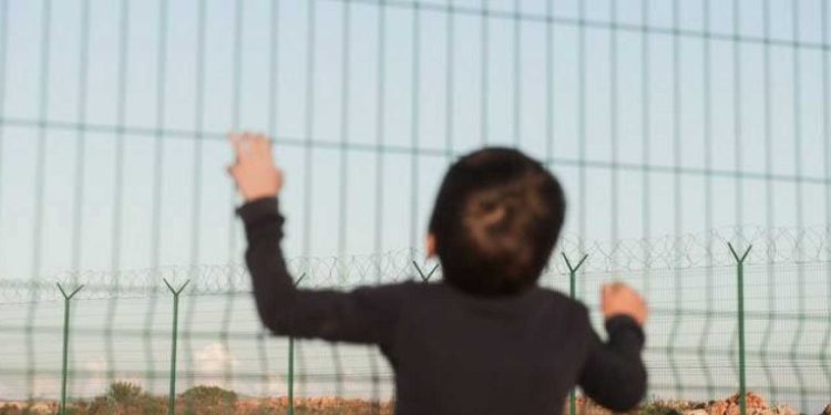 Biden expande el programa de acogida para menores centroamericanos