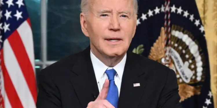 Biden otorga indultos preventivos a funcionarios amenazados