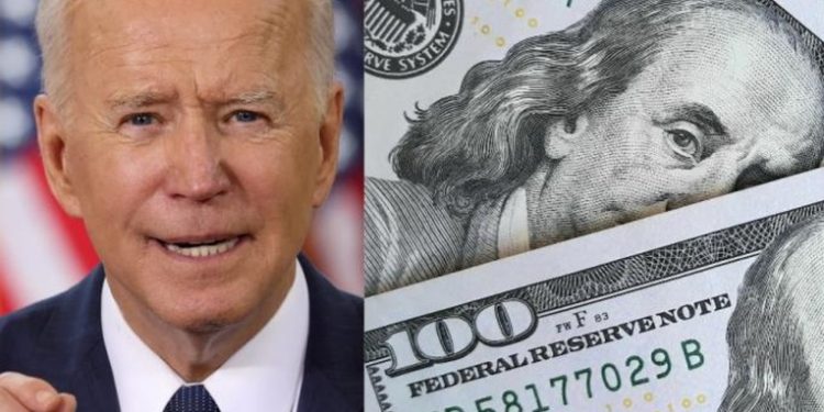 Biden prohí­be las exportaciones o ventas de billetes de dólar estadounidense a Rusia