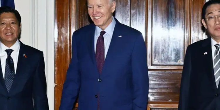 Biden promete defender a Filipinas ante un ataque de China