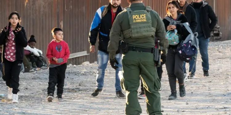 Biden propone acelerar expulsión de migrantes peligrosos