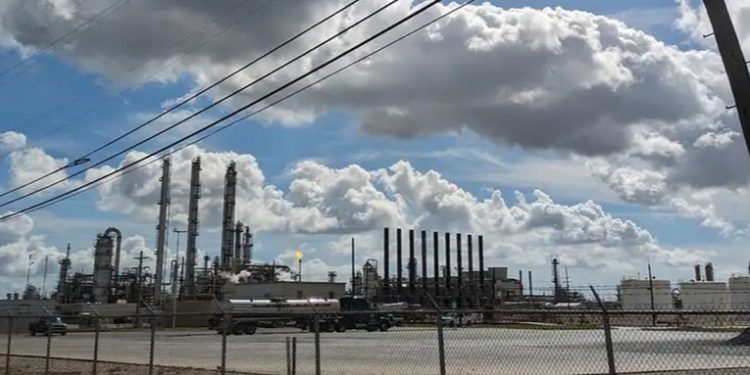 Biden suspende exportación de GNL a varios países