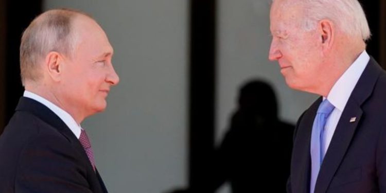 Biden y Putin hablarán mañana por teléfono sobre Ucrania y otros temas