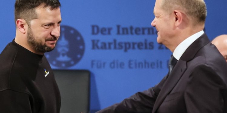 Bild: EE.UU. y Alemania buscan obligar a Ucrania a sentarse a la mesa de negociaciones con Rusia