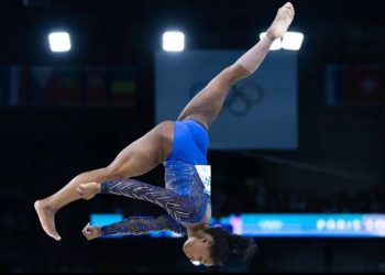 Biles gana su tercera medalla de oro en París 2024