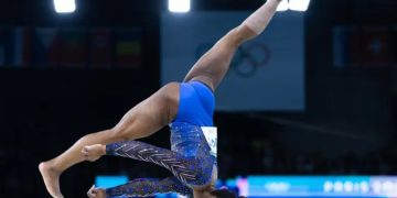 Biles gana su tercera medalla de oro en París 2024
