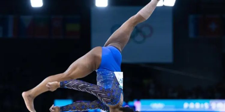 Biles gana su tercera medalla de oro en París 2024