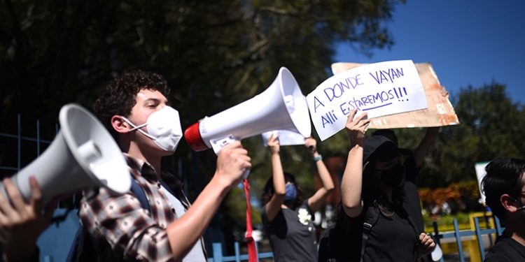 Bloqueo en Zona 1 por estudiantes de la Universidad San Carlos