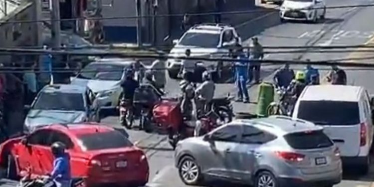 Bloqueos en carreteras: 102 tramos continúan cerrados