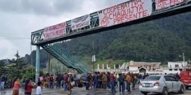 Bloqueos en Ruta a Sololá: Pobladores exigen renuncia de funcionarios judiciales