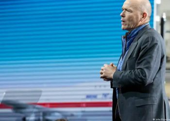 Boeing anuncia renuncia de director ejecutivo