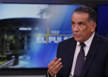Â¡Bola de imbéciles!: el fuerte mensaje de un presentador mexicano a los antivacunas que se hizo viral