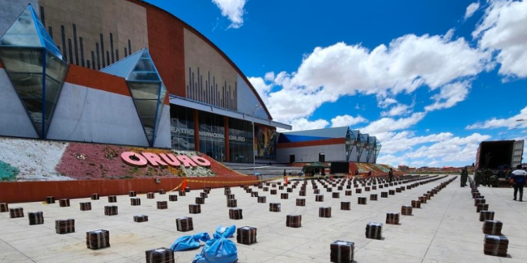 Bolivia decomisa una cantidad récord de 8,7 toneladas de cocaína