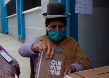 Bolivia desarrolla atípica elección de altos jueces