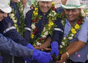 Bolivia inaugura su primera planta de biocombustibles