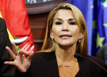 Bolivia ratifica condena de 10 años de cárcel a expresidenta