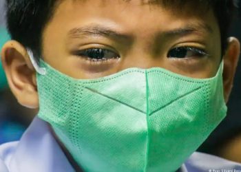 Bolivia vuelve al uso obligatorio de mascarillas en escuelas