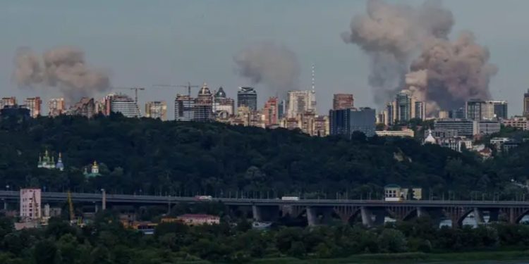 Bombardeos rusos sacuden Kiev y otras ciudades de Ucrania