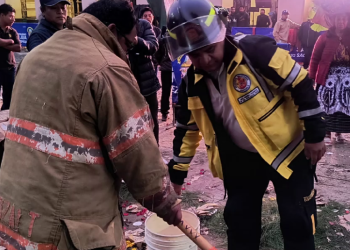 Bomberos desactivan bombas voladoras que no explotaron en San Juan Sacatepéquez