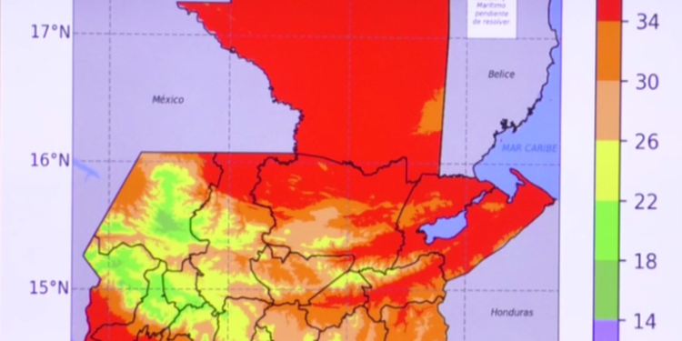 Bomberos Voluntarios atienden a afectados por golpes de calor en distintas regiones del país