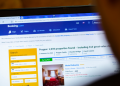 Booking.com despide a casi 3.000 trabajadores de atención al cliente a través de un videomensaje