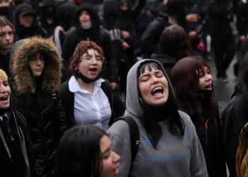 Boric anuncia condonación de la deuda universitaria en Chile