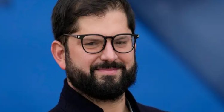 Boric: No se vive para trabajar, se trabaja para vivir