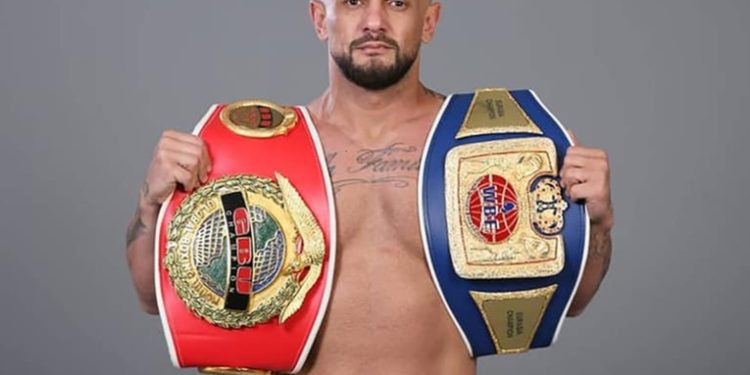 Boxeador invicto muere tras sufrir un ataque al corazón durante una pelea en Alemania