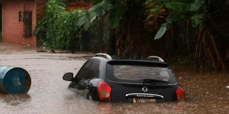 Brasil: aumentan a 57 los muertos por devastadoras lluvias