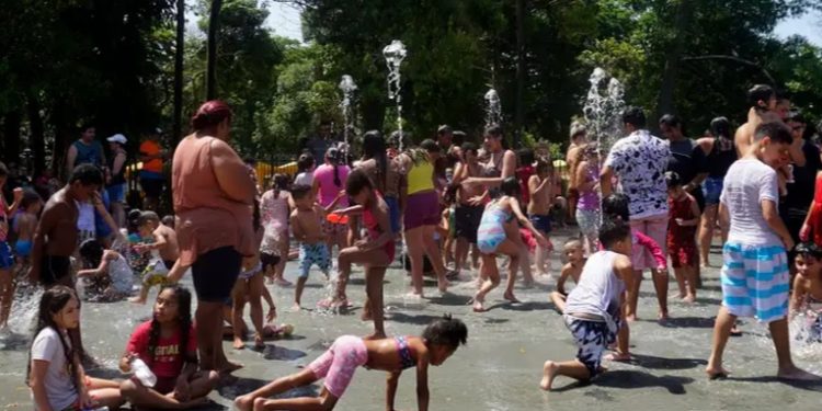 Brasil: escuelas suspenden regreso a clases por ola de calor