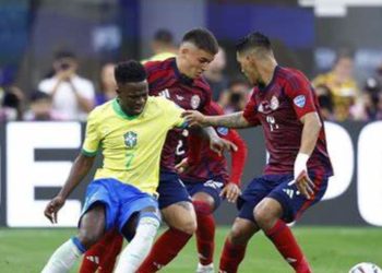 Brasil logra su primer triunfo en la Copa América contra Paraguay
