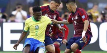 Brasil logra su primer triunfo en la Copa América contra Paraguay