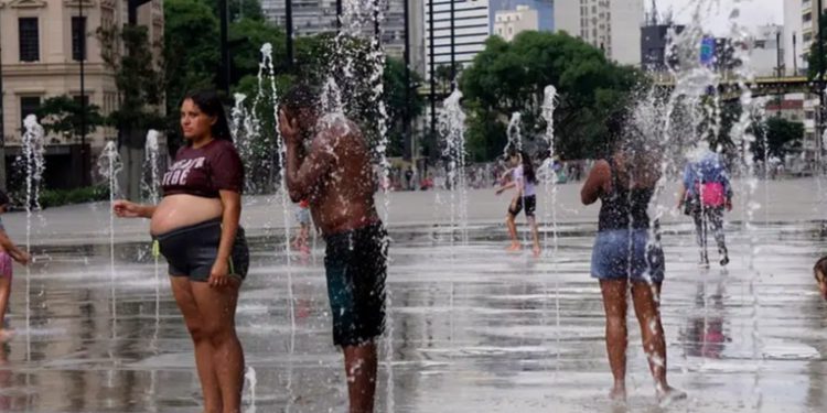 Brasil registra día más caliente de su historia con 44.8 C