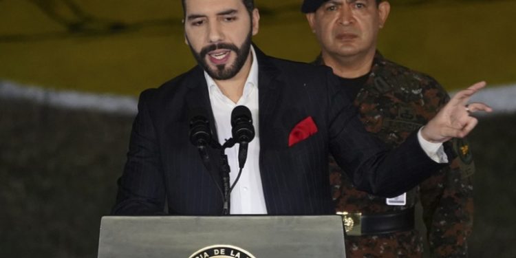 Bukele a Musk: Una vez que denuncies el sistema, te perseguirán con todo lo que tienen