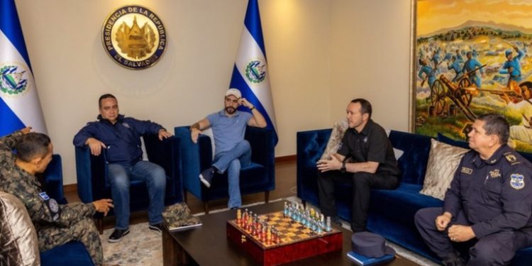 Bukele lanza una nueva ofensiva contra los reductos de pandillas: ¿qué hay detrás?