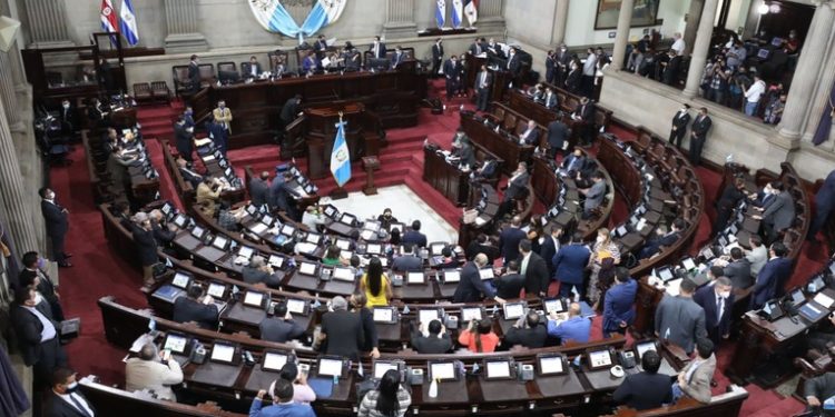 Buscan aprobar una nueva ley de compras y contrataciones del Estado