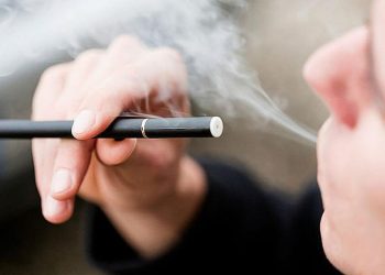 Buscan evitar acceso de cigarrillos electrónicos a menores de edad